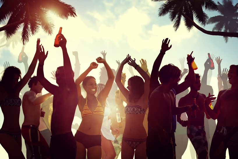 Segeln und Feiern – Der Ultimative Karibik-Partyinsel-Guide 2025 6 Partyinseln in der Karibik