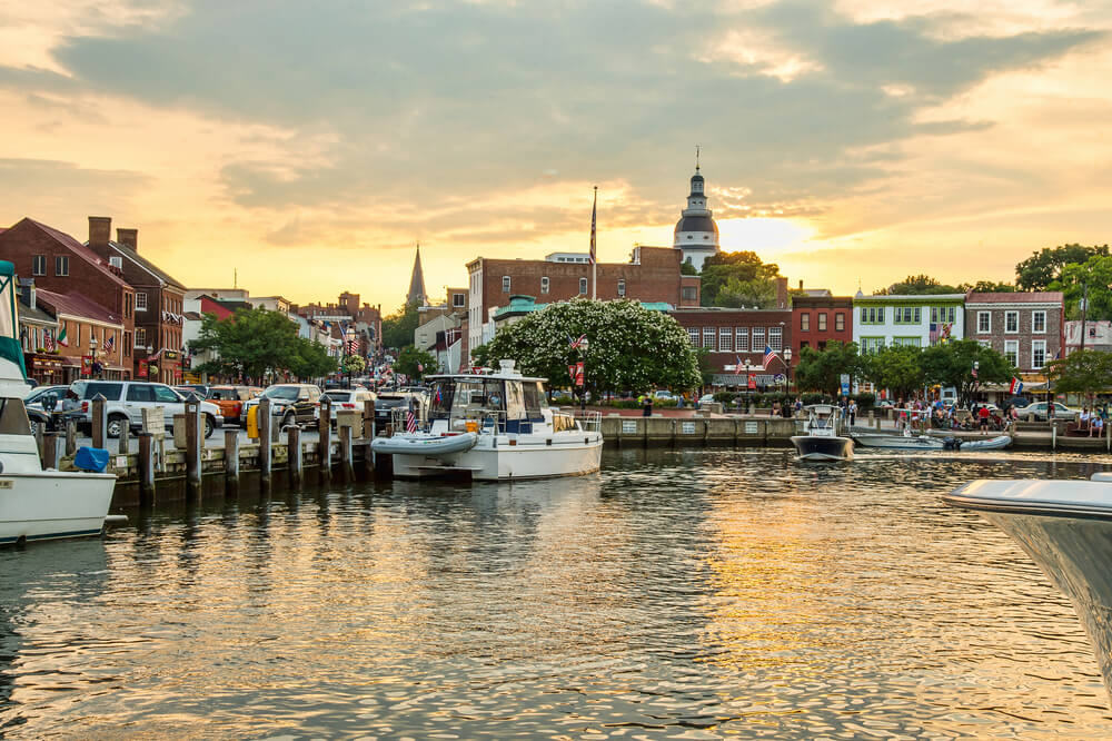 The Best Places for Sailing in the US: 8 Amazing Holiday Destinations 5 This picture shows Annapolis in Maryland and has a strong resemblance to Amsterdam