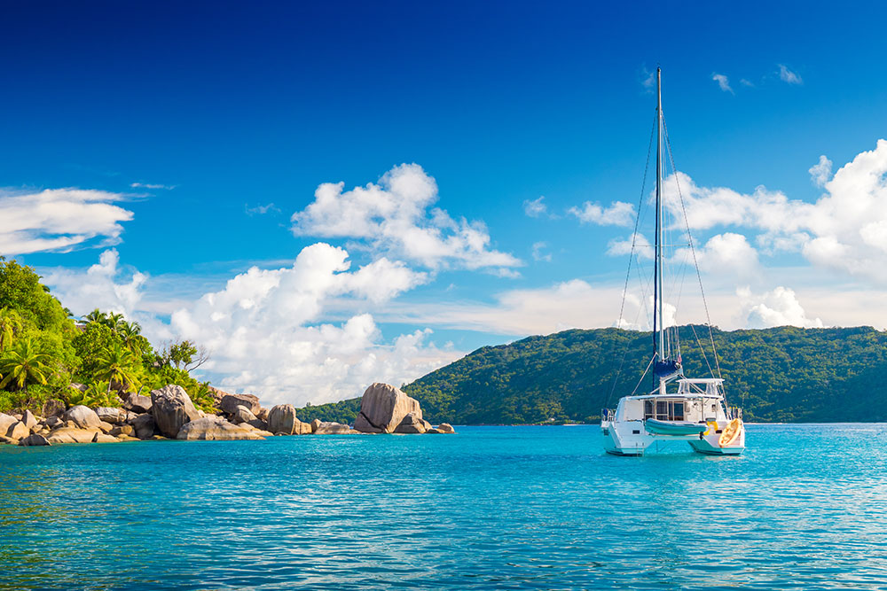 Bootsurlaub vs Hotelurlaub